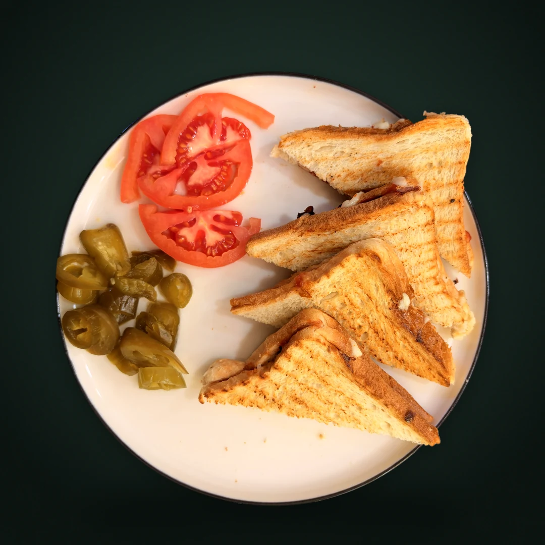 Sucuk ve kaşarlı karışık tost